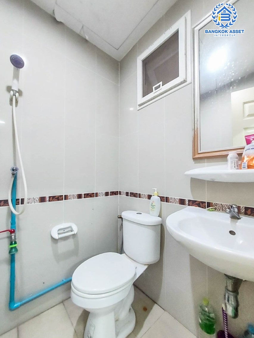 *****ทาวน์โฮมมือสองกรุงเทพฯ ม.ศุภาลัย พาร์ควิลล์ รามอินทรา #หลังมุม เนื้อที่กว้างขวางถึง 33.5 ตร.ว. ฟังก์ชัน 3 ห้องนอน 3 ห้องน้ำ 2 ที่จอดรถ แถมฟรี! 3 เครื่องปรับอากาศ 2 เครื่องทำน้ำอุ่น บนทำเลดี เชื่อมต่อรถไฟฟ้าสายสีชมพู "สถานีลาดปลาเค้า" และทางด่วน